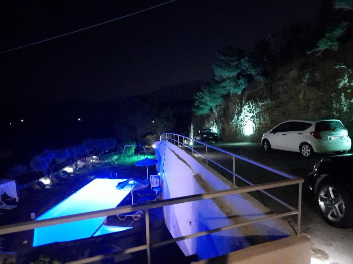 Asimina Apartment Istro Luaran gambar