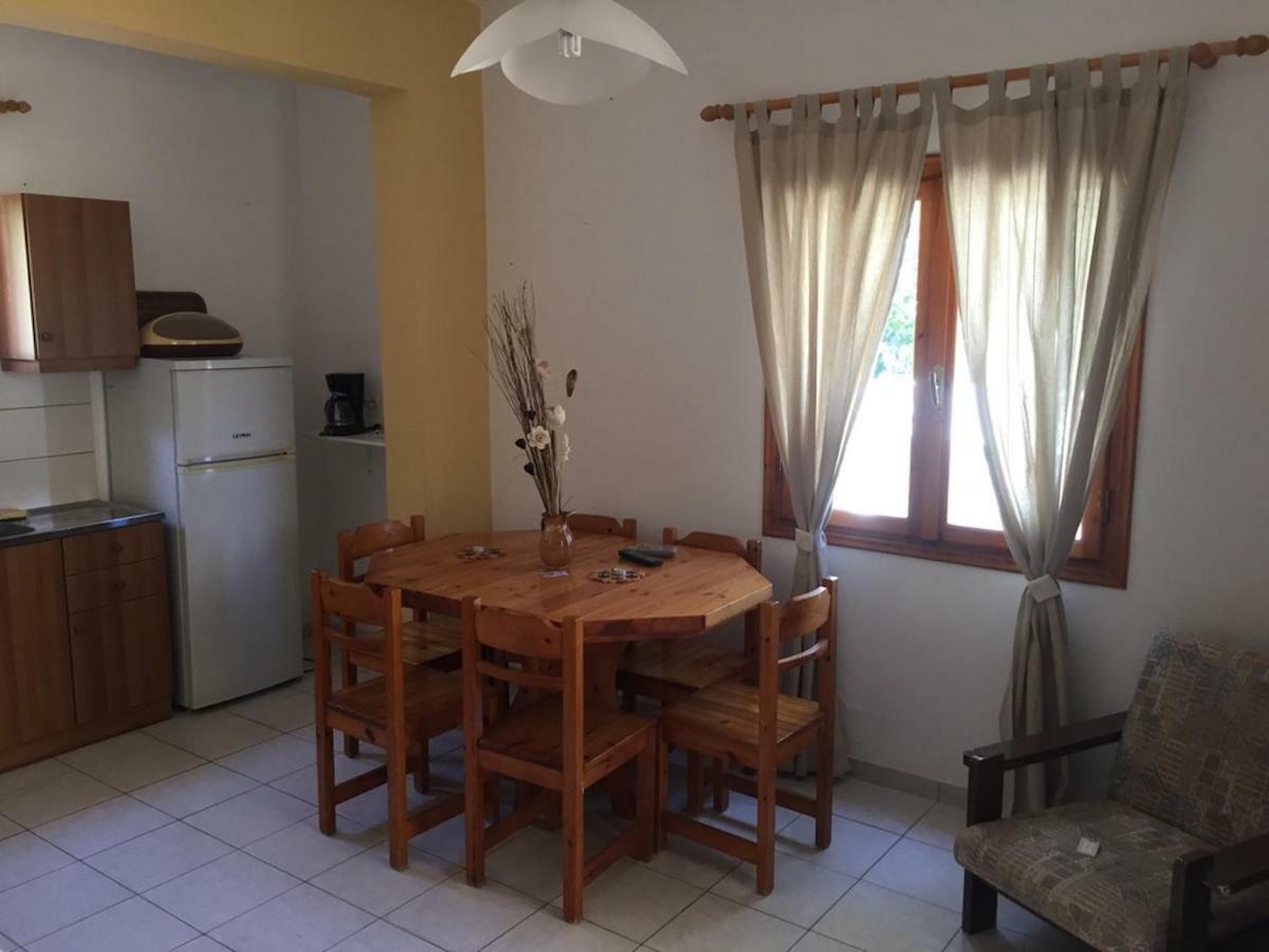 Asimina Apartment Istro Luaran gambar