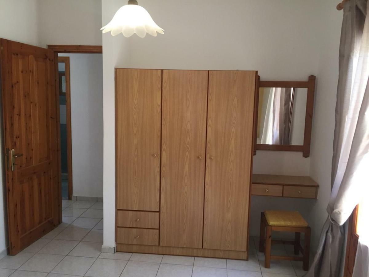 Asimina Apartment Istro Luaran gambar